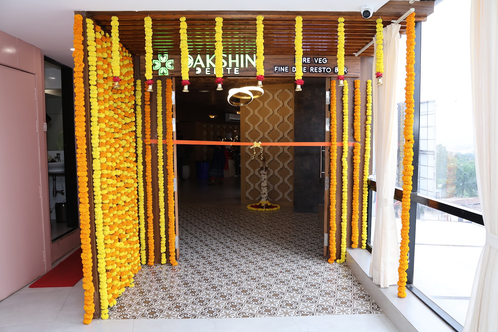 Dakshin Delite - Pure Veg Restaurant and Bar in Hubli
