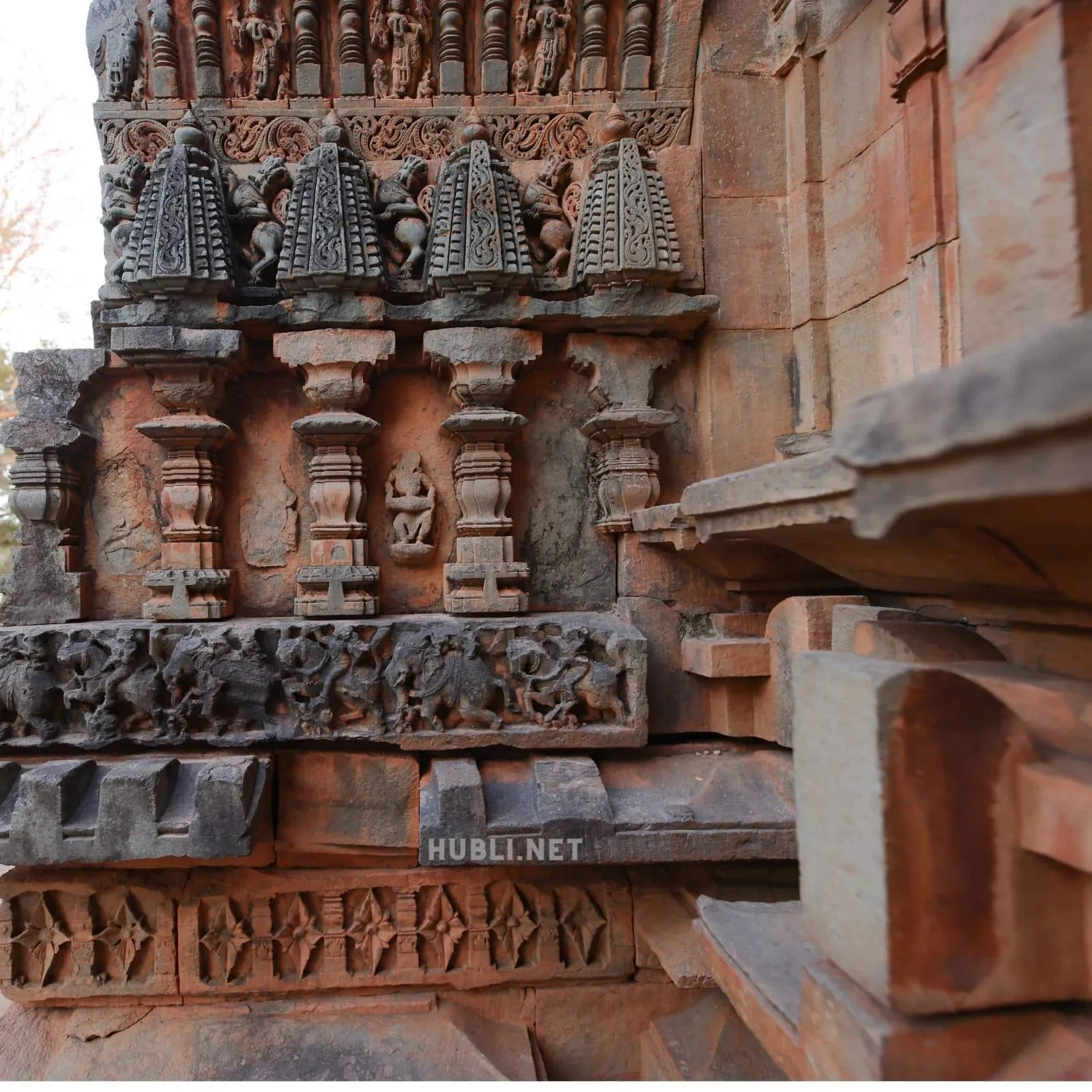 Chandramouleshwara Temple Hubli side view