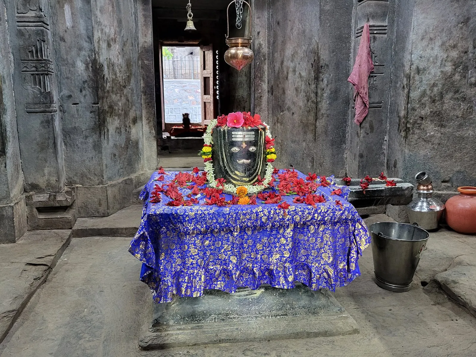 Shiva linga in Chandramouleshwara temple