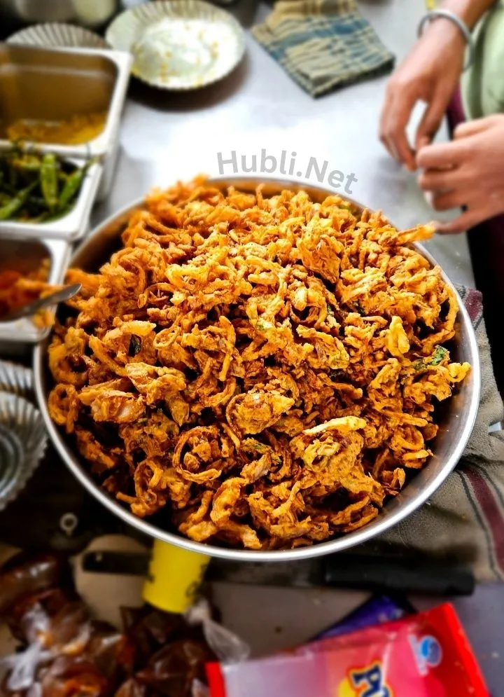 Hubli food, famous kanda bhaji, onion pakoda