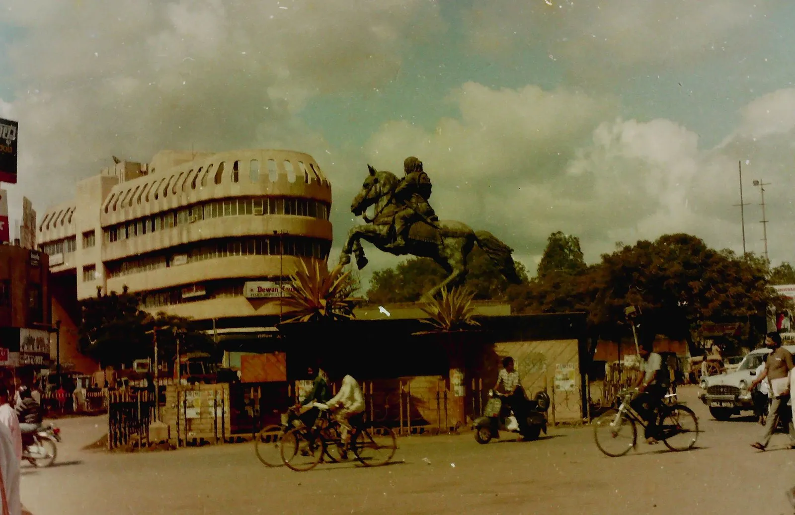 Kittur Rani Chennamma Circle in 1980s